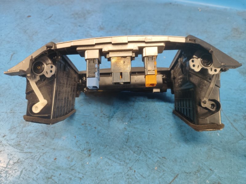 Дефлектор воздушный SANTA FE (CM) 05-12 Дефлектор воздушный SANTA FE (CM) 05-12