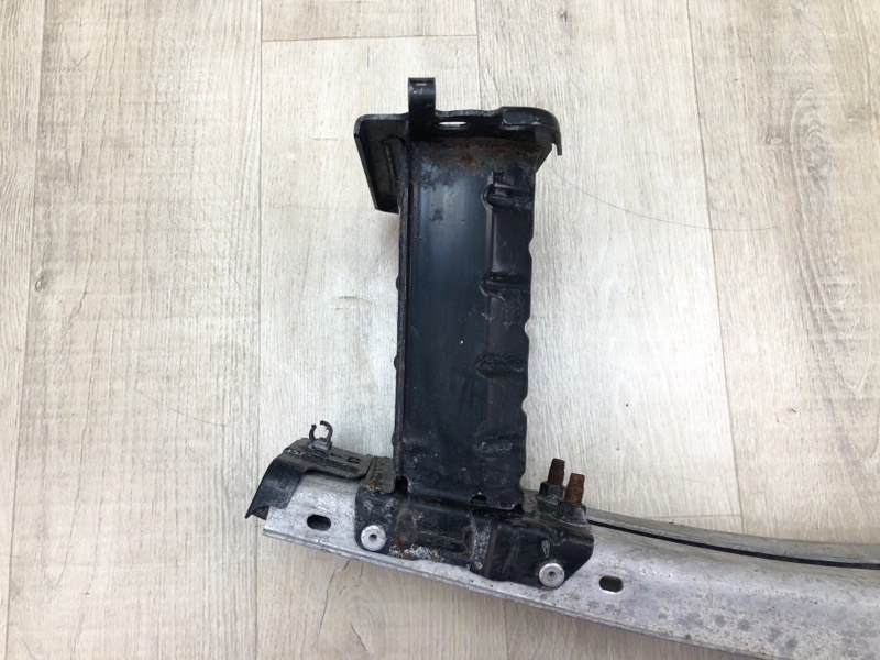 Усилитель переднего бампера PRIUS 16- 2017 1.8 2ZRFXE