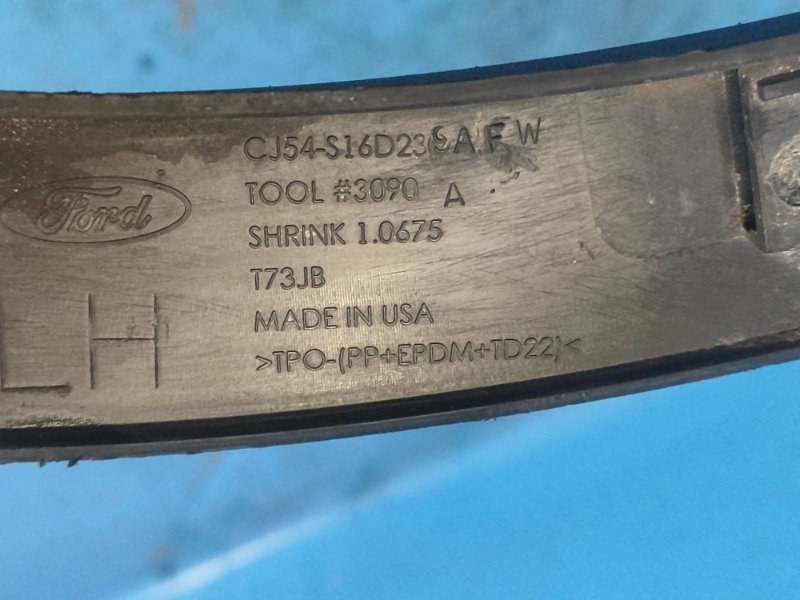 Накладка крыла (расширитель арки) передняя левая ESCAPE 12-19