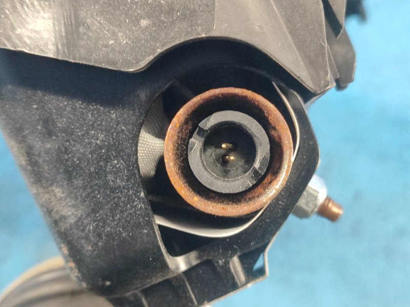 Подушка безопасности в колени передняя правая ESCAPE 12-19