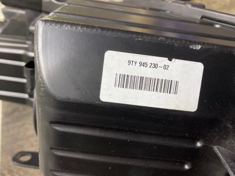 Фара передняя правая CAMRY 55 14-17 Фара передняя правая CAMRY 55 14-17