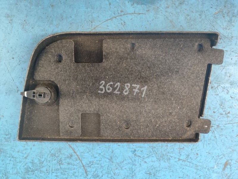 Обшивка багажника правая TIGUAN 08-17