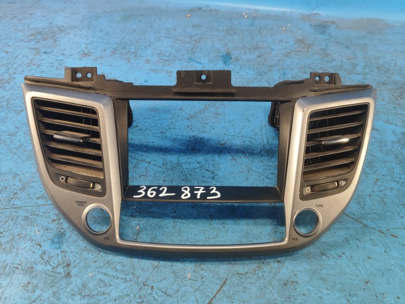 Запчасть дефлектор воздушный HYUNDAI TUCSON TL 15-20 97410-D3000 Б/У Дефлектор воздушный HYUNDAI TUCSON TL 15-20 97410-D3000 Б/У