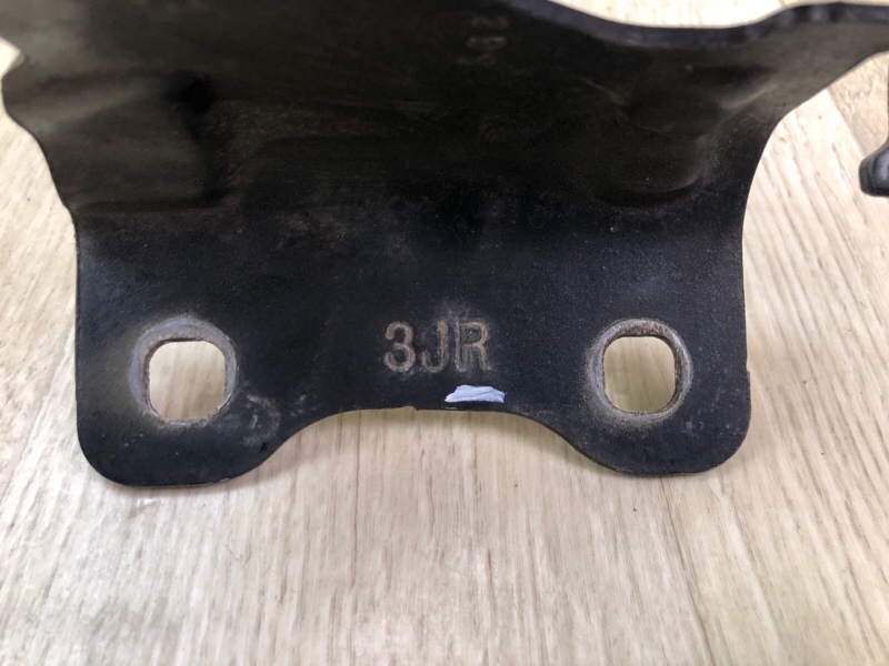 Петля капота правая QX60/JX35 12-20 2014 2.5 QR25DER Петля капота правая QX60/JX35 12-20 2014 2.5 QR25DER