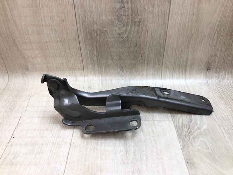 Запчасть петля капота правая NISSAN QUEST S 11-17 2012 3.5 VQ35DE 654001JA0A Б/У Петля капота правая NISSAN QUEST S 11-17 2012 3.5 VQ35DE 654001JA0A Б/У