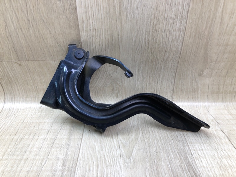 Петля капота левая X-TRAIL/ROGUE T32 13-20 Петля капота левая X-TRAIL/ROGUE T32 13-20