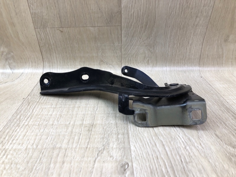 Петля капота правая NISSAN X-TRAIL/ROGUE T32 13-20 Петля капота правая NISSAN X-TRAIL/ROGUE T32 13-20