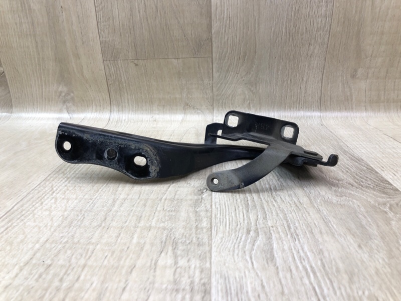 Петля капота правая X-TRAIL/ROGUE T32 13-20 Петля капота правая X-TRAIL/ROGUE T32 13-20