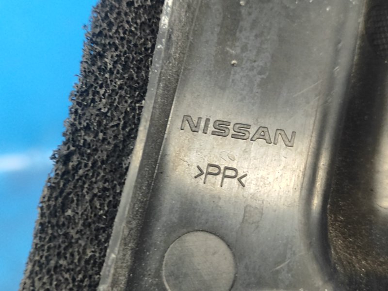 Дефлектор радиатора правый X-TRAIL/ROGUE T32 13-20 Дефлектор радиатора правый X-TRAIL/ROGUE T32 13-20