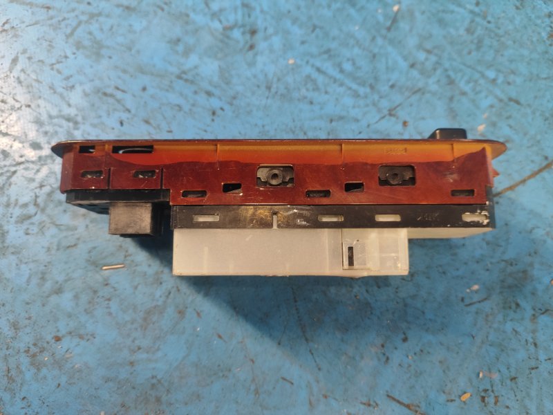 Блок управления стеклоподъемниками передний левый GRAND VITARA XL-7 01-06