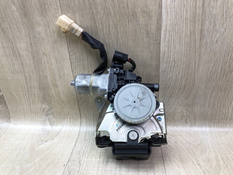 Запчасть замок крышки багажника TOYOTA VENZA 09-16 2009 3.5 2GR-FE 693500T010 Б/У Замок крышки багажника TOYOTA VENZA 09-16 2009 3.5 2GR-FE 693500T010 Б/У