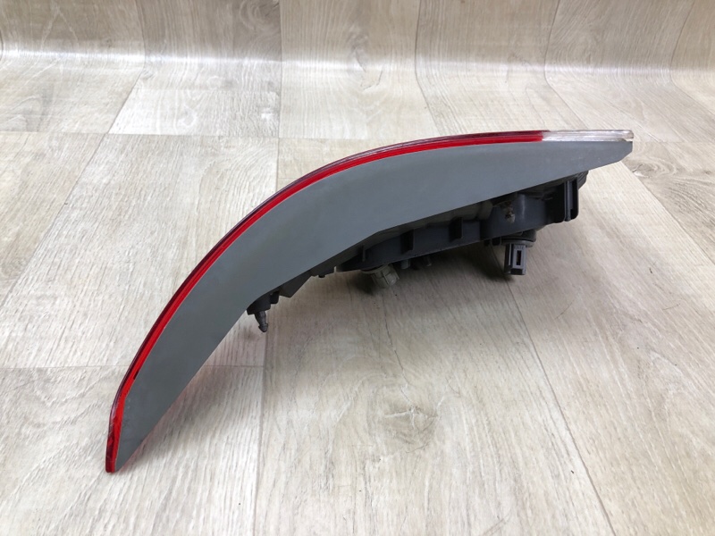 Фонарь внутренний левый TOYOTA VENZA 09-16 3.5 2GR-FE Фонарь внутренний левый TOYOTA VENZA 09-16 3.5 2GR-FE