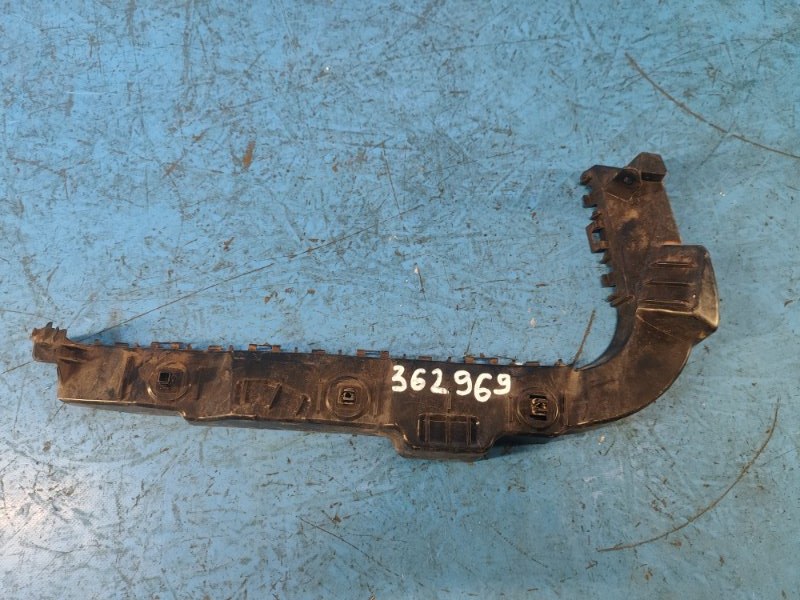 Запчасть кронштейн заднего бампера правый SUZUKI KIZASHI 09-14 2011 J24B 71821-57L00 Б/У Кронштейн заднего бампера правый SUZUKI KIZASHI 09-14 2011 J24B 71821-57L00 Б/У