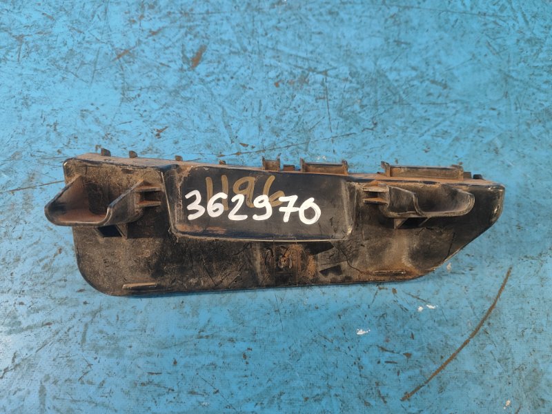 Запчасть кронштейн заднего бампера правый SUZUKI KIZASHI 09-14 2011 J24B 71823-57L00 Б/У Кронштейн заднего бампера правый SUZUKI KIZASHI 09-14 2011 J24B 71823-57L00 Б/У