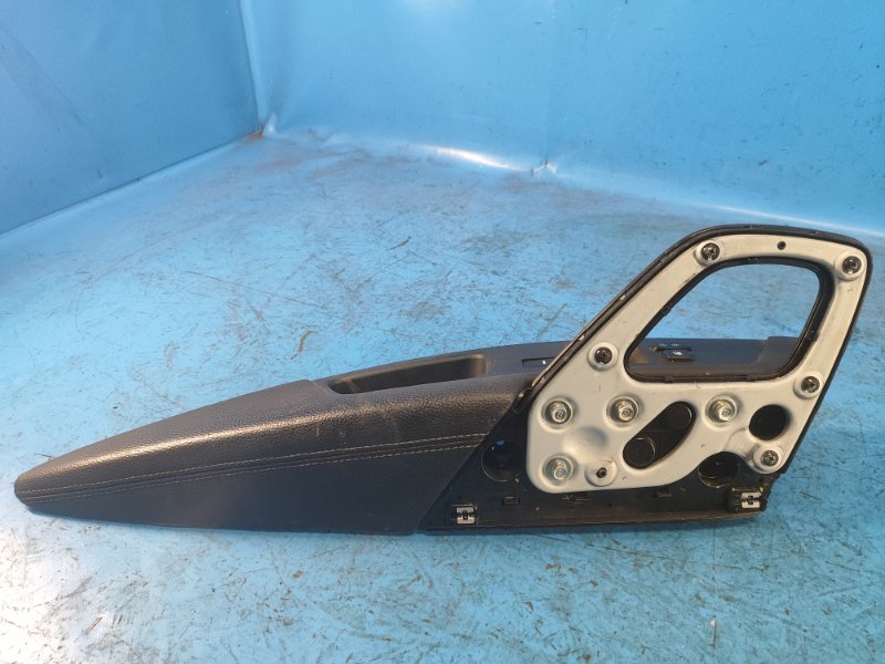 Блок управления стеклоподъемниками передний левый HYUNDAI VELOSTER 11-18 1.6 G4FD Блок управления стеклоподъемниками передний левый HYUNDAI VELOSTER 11-18 1.6 G4FD