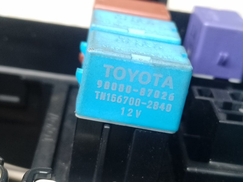 Блок предохранителей моторный отсек CAMRY 40 06-11 2010 2.5 2ARFE Блок предохранителей моторный отсек CAMRY 40 06-11 2010 2.5 2ARFE