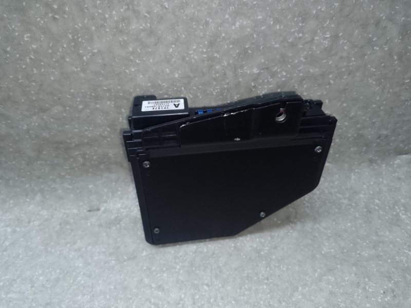 Блок предохранителей моторный отсек CAMRY 40 06-11 2010 2.5 2ARFE Блок предохранителей моторный отсек CAMRY 40 06-11 2010 2.5 2ARFE