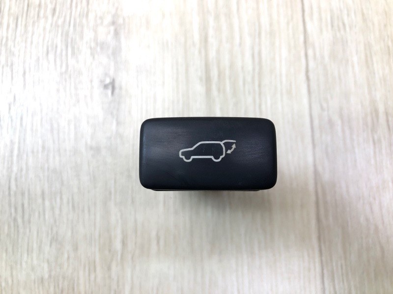 Кнопка открывания багажника внутренняя VENZA 09-16 2009 3.5 2GR-FE Кнопка открывания багажника внутренняя VENZA 09-16 2009 3.5 2GR-FE