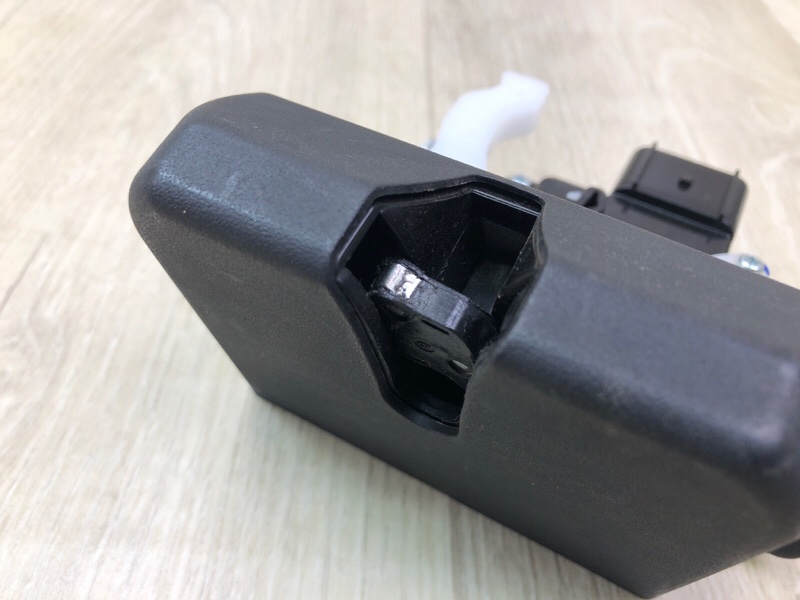 Замок крышки багажника TUCSON TL 15-20 2018 2.0 G4NC Замок крышки багажника TUCSON TL 15-20 2018 2.0 G4NC