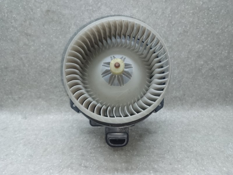 Запчасть моторчик печки TOYOTA CAMRY 40 06-11 2010 2.5 2ARFE 871030E040 Б/У Моторчик печки TOYOTA CAMRY 40 06-11 2010 2.5 2ARFE 871030E040 Б/У