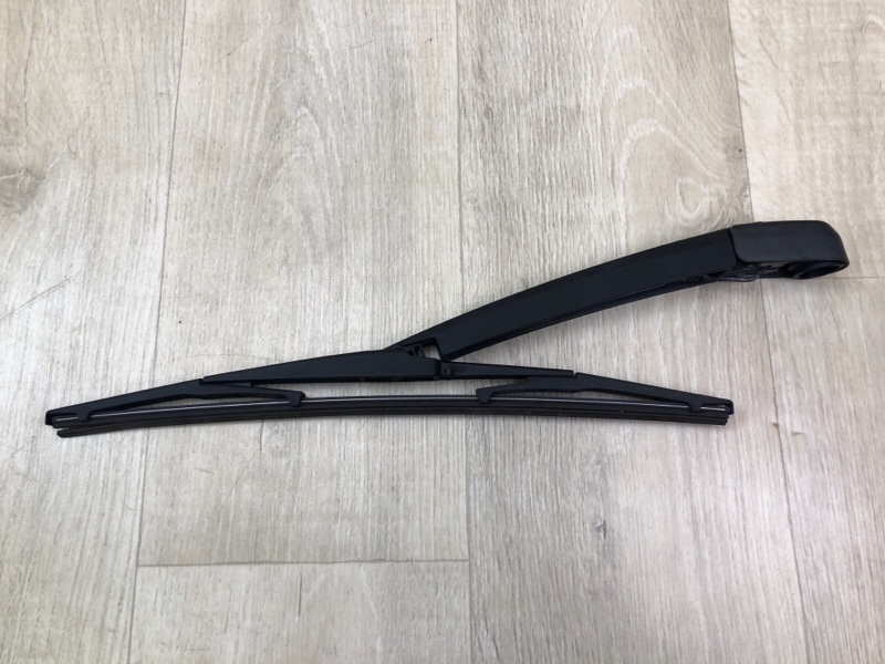 Запчасть поводок стеклоочистителя задний HYUNDAI TUCSON TL 15-20 2018 2.0 G4NC 988152J000 Б/У Поводок стеклоочистителя задний HYUNDAI TUCSON TL 15-20 2018 2.0 G4NC 988152J000 Б/У