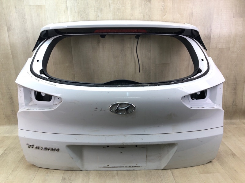 Запчасть крышка багажника HYUNDAI TUCSON TL 15-20 2018 2.0 G4NC 73700D3040 Б/У Крышка багажника HYUNDAI TUCSON TL 15-20 2018 2.0 G4NC 73700D3040 Б/У