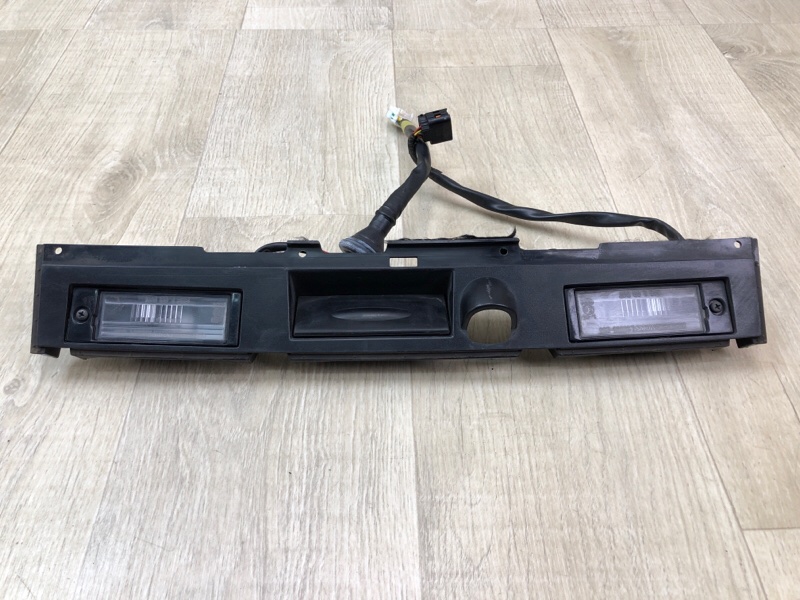 Запчасть панель подсветки номера HYUNDAI TUCSON TL 15-20 2018 2.0 G4NC 92501D3101 Б/У Панель подсветки номера HYUNDAI TUCSON TL 15-20 2018 2.0 G4NC 92501D3101 Б/У