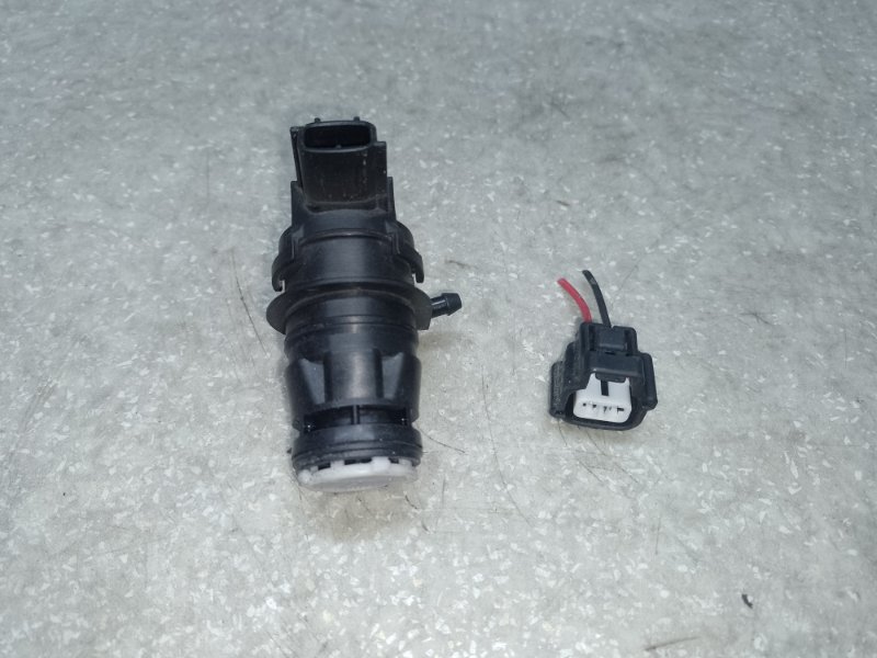 Запчасть насос омывателя стекла передний TOYOTA CAMRY 40 06-11 2010 2.5 2ARFE 8533060190 Б/У Насос омывателя стекла передний TOYOTA CAMRY 40 06-11 2010 2.5 2ARFE 8533060190 Б/У