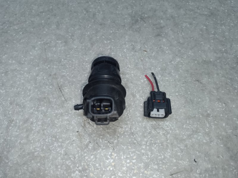 Насос омывателя стекла передний CAMRY 40 06-11 2010 2.5 2ARFE Насос омывателя стекла передний CAMRY 40 06-11 2010 2.5 2ARFE