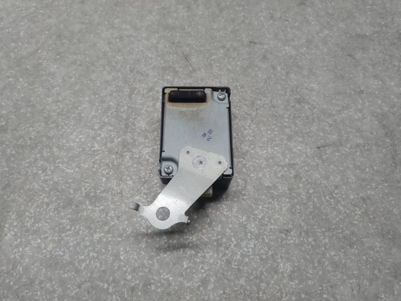 Блок управления центральным замком CAMRY 40 06-11 2010 2.5 2ARFE Блок управления центральным замком CAMRY 40 06-11 2010 2.5 2ARFE