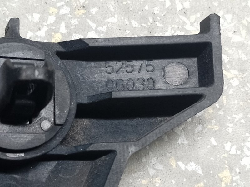 Кронштейн заднего бампера правый TOYOTA CAMRY 40 06-11 2.5 2ARFE