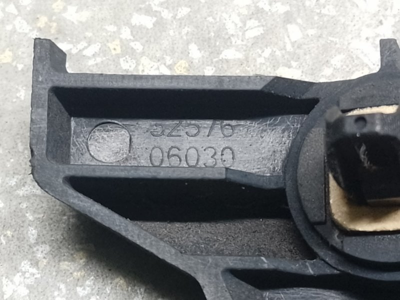 Кронштейн заднего бампера левый TOYOTA CAMRY 40 06-11 2.5 2ARFE