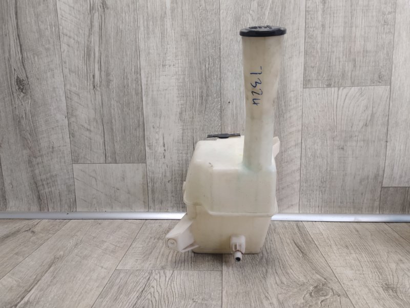 Бачок омывателя TOYOTA SIENNA 11-16 3.5 2GR-FE