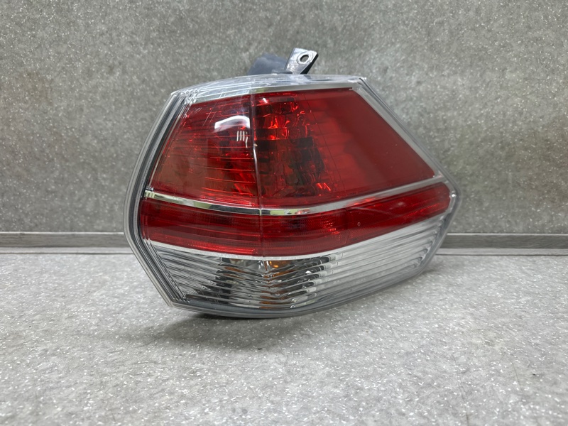 Фонарь наружный правый NISSAN X-TRAIL/ROGUE T32 13-20 2016 2.5 QR25DE 265504BA0A Б/У
