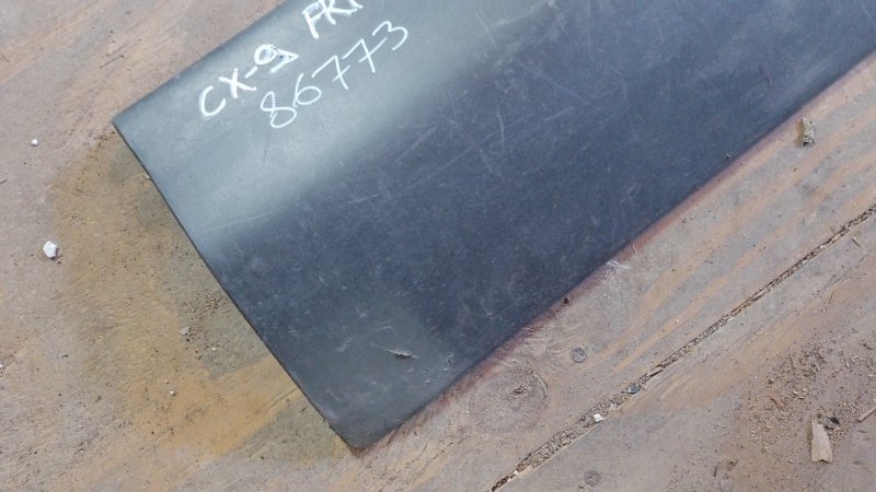 Накладка двери передняя правая CX-9 06-16