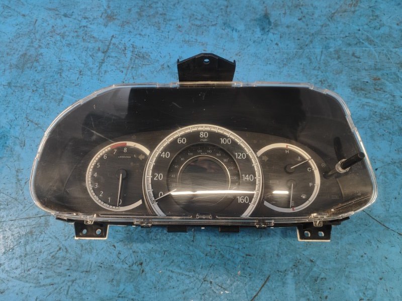Запчасть панель приборов HONDA ACCORD CR 13-18 2014 2.4 78100-T2A-A02 Б/У Панель приборов HONDA ACCORD CR 13-18 2014 2.4 78100-T2A-A02 Б/У