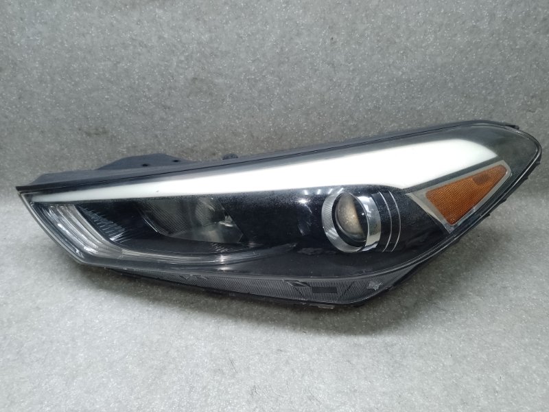 Запчасть фара левая HYUNDAI TUCSON TL 15-20 2018 2.0 G4NC 92101D3050 Б/У Фара левая HYUNDAI TUCSON TL 15-20 2018 2.0 G4NC 92101D3050 Б/У