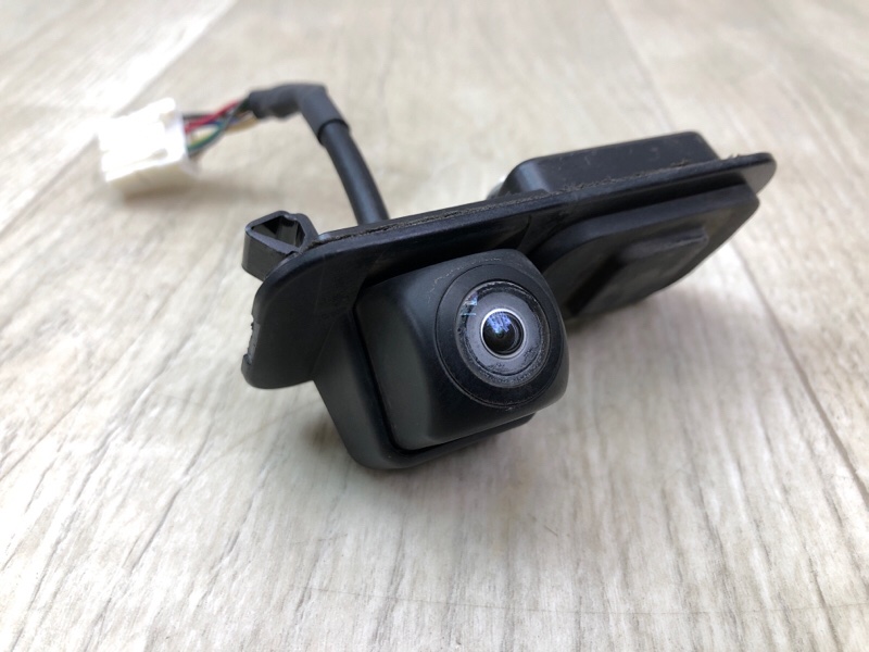 Запчасть камера заднего вида ACURA TLX 14-17 Седан 39530-TZ3-A01 Б/У Камера заднего вида ACURA TLX 14-17 Седан 39530-TZ3-A01 Б/У