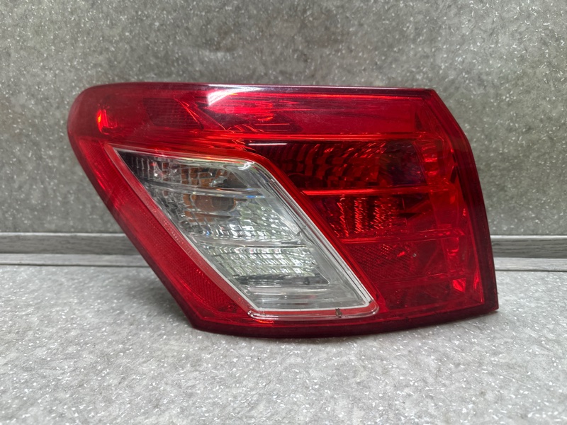 Запчасть фонарь наружный левый LEXUS ES350 06-12 2007 3.5 2GR-FE 8156133500 Б/У Фонарь наружный левый LEXUS ES350 06-12 2007 3.5 2GR-FE 8156133500 Б/У