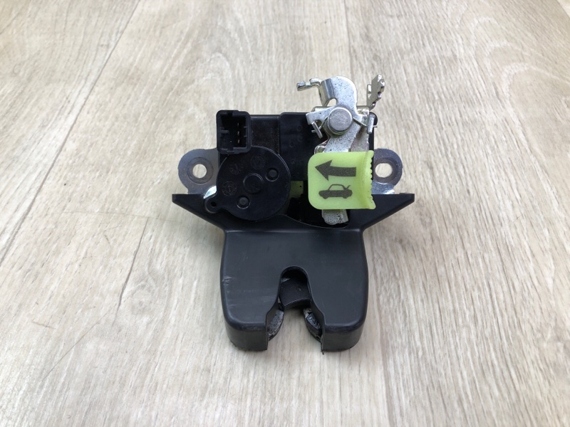 Запчасть замок крышки багажника KIA FORTE BD 18-21 81230M7030 Б/У Замок крышки багажника KIA FORTE BD 18-21 81230M7030 Б/У