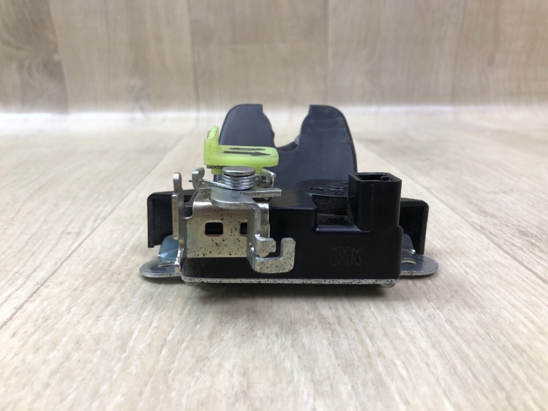 Замок крышки багажника KIA FORTE BD 18-21 Замок крышки багажника KIA FORTE BD 18-21