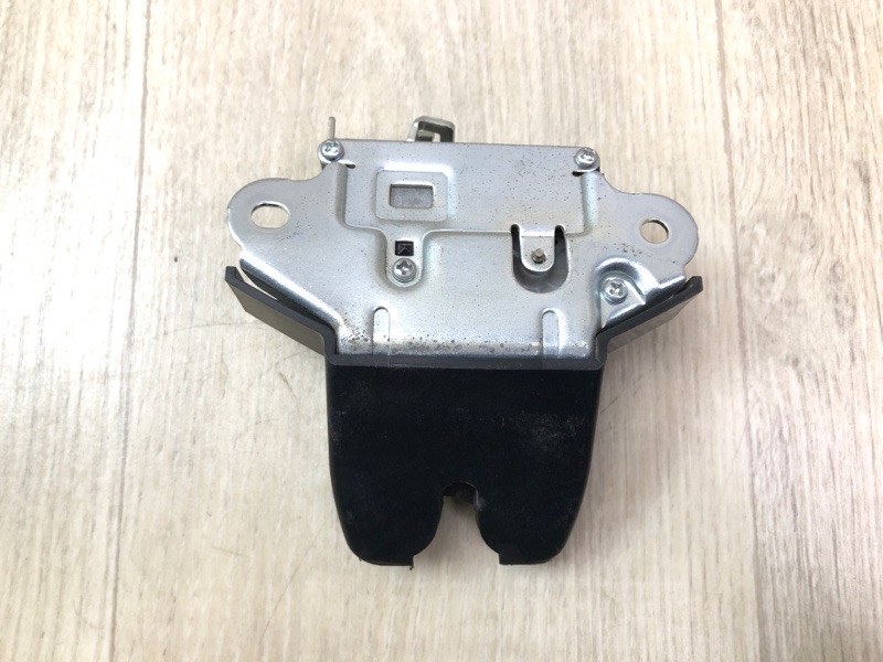 Замок крышки багажника FORTE BD 18-21 Замок крышки багажника FORTE BD 18-21