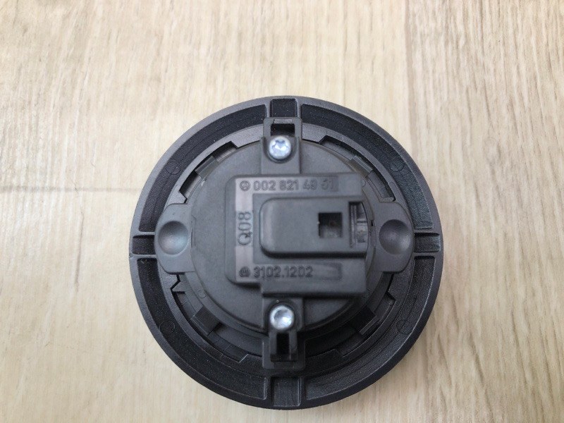 Кнопка открывания багажника внутренняя C-CLASS W205 16-21 2017 M274920 2.0L Кнопка открывания багажника внутренняя C-CLASS W205 16-21 2017 M274920 2.0L