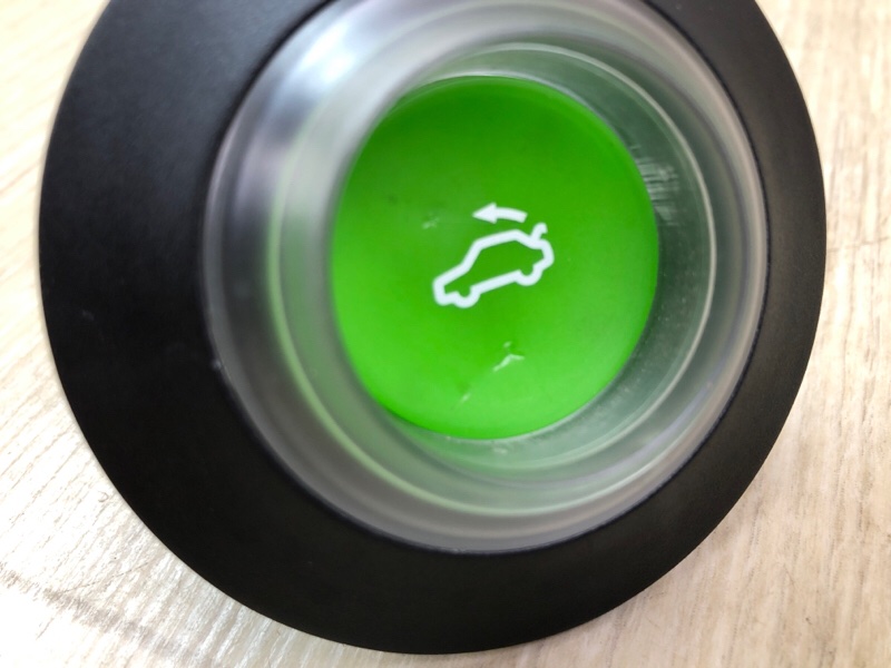 Кнопка открывания багажника внутренняя C-CLASS W205 16-21 2017 M274920 2.0L Кнопка открывания багажника внутренняя C-CLASS W205 16-21 2017 M274920 2.0L