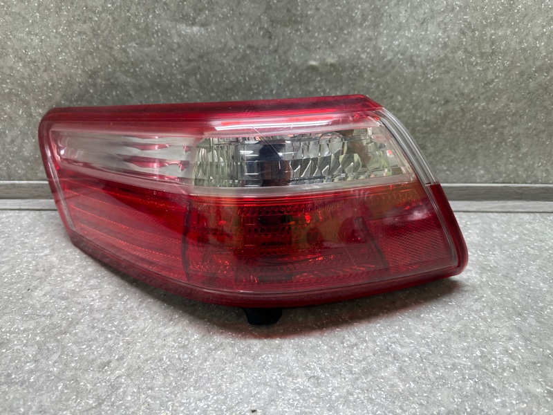 Фонарь наружный левый TOYOTA CAMRY 40 06-11 81560-06240 Б/У