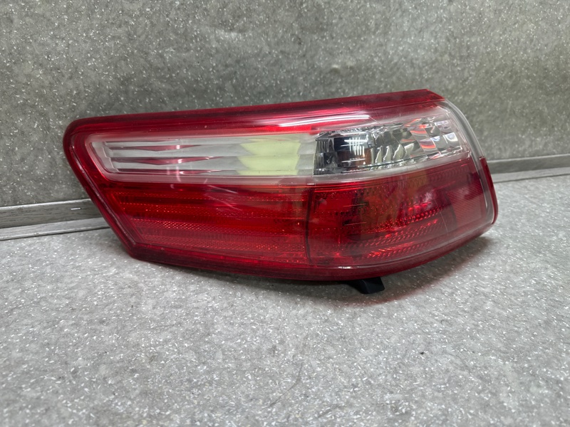 Фонарь наружный левый TOYOTA CAMRY 40 06-11