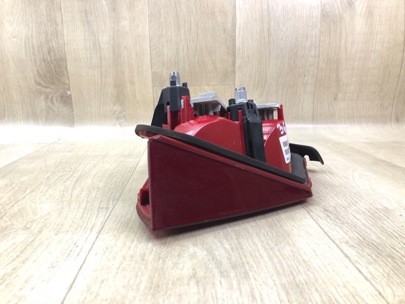 Фонарь внутренний левый PASSAT B7 11-15 2014 1.8 CPRA Фонарь внутренний левый PASSAT B7 11-15 2014 1.8 CPRA