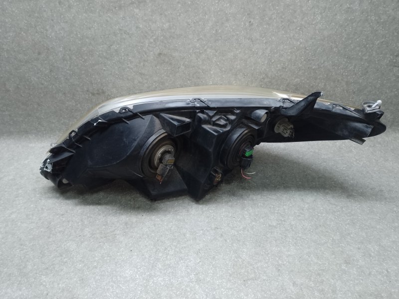 Фара правая TOYOTA SIENNA 11-16 3.5 2GR-FE