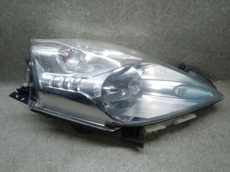 Фара правая NISSAN LEAF 10-17 EM61 260109RB0A Б/У