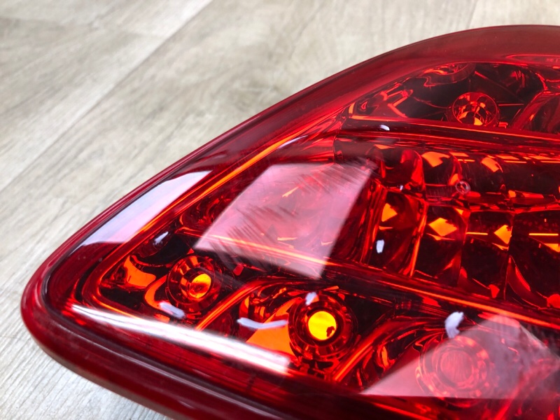 Фонарь внутренний правый SENTRA B17 12-21 Седан Фонарь внутренний правый SENTRA B17 12-21 Седан